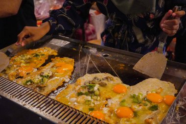 Martabak Egg bir sokak yemeğidir..