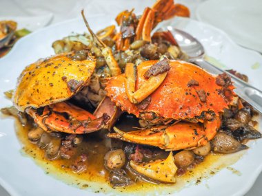 Lezzetli Tatlı ve Ekşi Mantar Yengeci