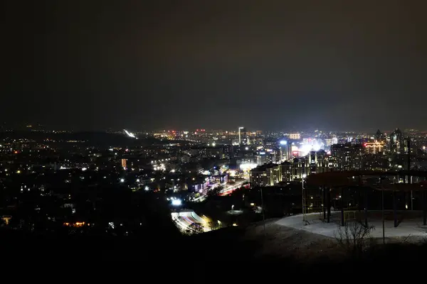 Geceleri Almaty şehri, Kazakistan