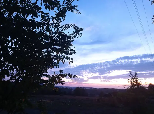 Gölün üzerinde güzel bir gün batımı