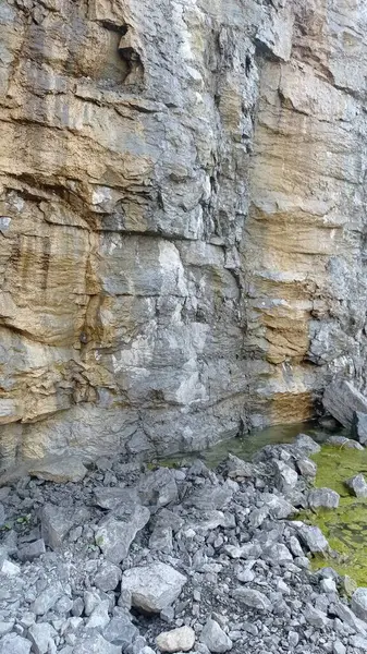 Dağlardaki güzel dağ manzarası.