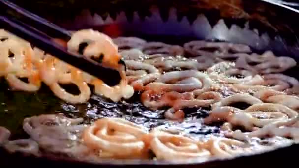 Jalebi Είναι Ένα Δημοφιλές Γλυκό Σνακ Στη Νότια Και Δυτική — Αρχείο Βίντεο