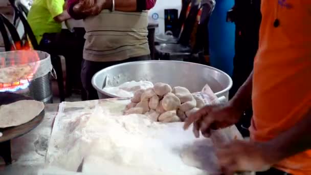 Treet Comida India Mantequilla Pollo Tava Chicken Soya Chaap Salsa — Vídeos de Stock