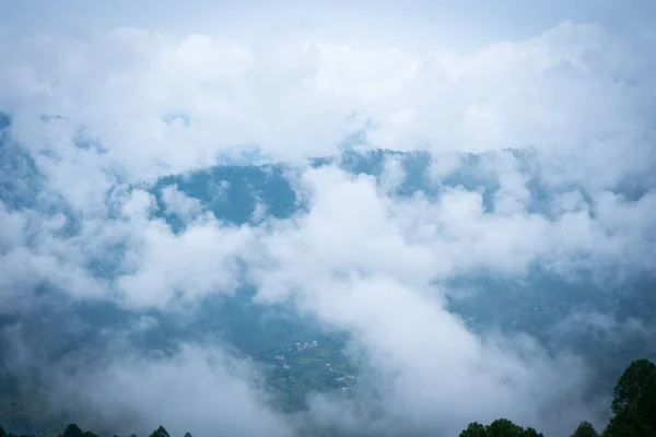 Montagna Verde Valle Cielo Nuvoloso Piovoso Pascolo Montagna Valley Mountain — Foto Stock