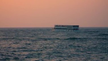 Açık Arap Denizi 'nde Kerala ve Andaman arasında giden feribot.