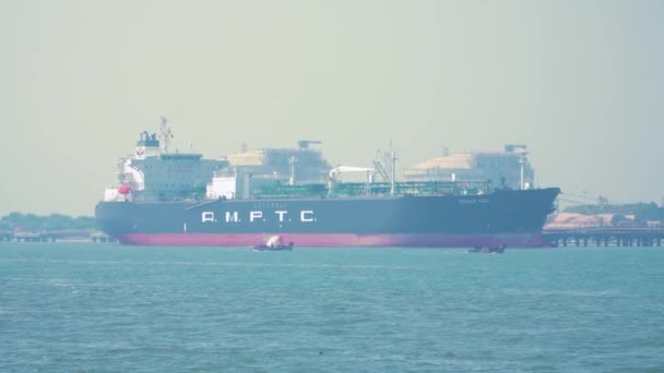 Stort Lastfartyg Fort Kochi Kerala Indias Kappa Januari 2024 — Stockvideo