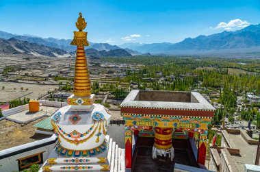 Thikse Gompa veya Thiksey Manastırı (İngilizce: Thikse Gompa veya Thiksey Manastırı), Hindistan 'ın kuzeyindeki Leh kentinde bulunan Tibet Budist manastırı. 