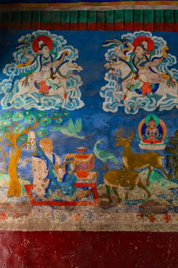 Budist dini sanatlar. Bu sadece ritüelin ve ibadetin bir parçası değildi, aynı zamanda Leh Hindistan 2024 'teki kültürler arasında dini fikirler, tasarım motifleri ve sanatsal stillerin iletilmesine de hizmet ediyordu.