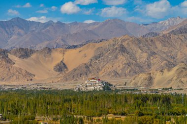 Thikse Gompa veya Thiksey Manastırı (İngilizce: Thikse Gompa veya Thiksey Manastırı), Hindistan 'ın kuzeyindeki Leh kentinde bulunan Tibet Budist manastırı. 