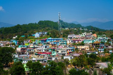 Baijnath village of Uttarakhand, is a remarkable testament to ancient architecture and religious significance. Dedicated to Lord Shiva, the temple dates back to the 12th century. clipart