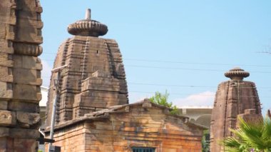 Baijnath Tapınağı 'ndaki Antik Heykel kompleksi Bageshwar Uttarakhand 4K-Baijnath Tapınağı UNESCO Dünya Mirası Grubu