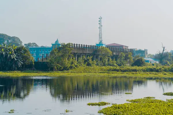 Kuzey Bengal Hindistan 'daki Cooch Bihar Sarayı' nın panoramik manzarası. 