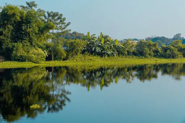 Kuzey Bengal Hindistan 'daki Cooch Bihar Sarayı' nın panoramik manzarası. 