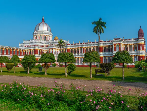 Cooch Behar Sarayı, aynı zamanda Rajbari, Batı Bengal, Hindistan Iconic Heritage Mimarisi ve Kraliyet Simgesi olarak da bilinir.