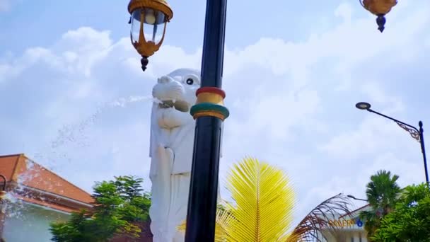 Madiun Indonésie Novembre 2022 Réplique Statue Lion Blanc Singapour Dans — Video