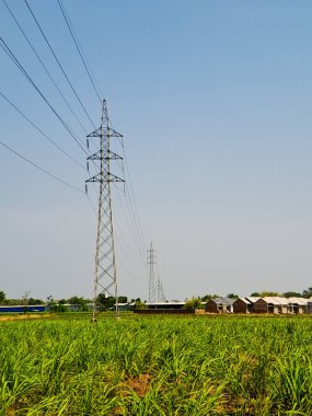 Endonezya 'daki elektrik kuleleri ev ve işletmelere istikrarlı ve güvenilir bir elektrik kaynağı sağlamak için mükemmeldir.