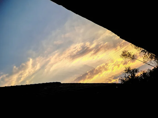 Небо Этого Вечера Идеальный Фон Заката Атмосфера Спокойная Цвета Красивые — стоковое фото