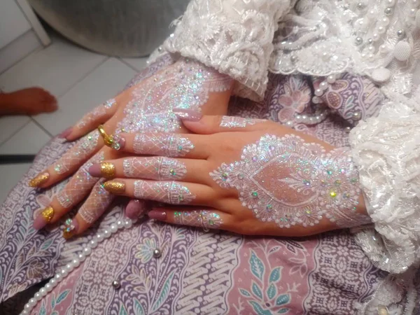Gyönyörű Henna Menyasszonyon — Stock Fotó