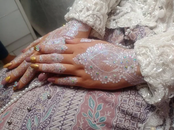 Gyönyörű Henna Menyasszonyon — Stock Fotó
