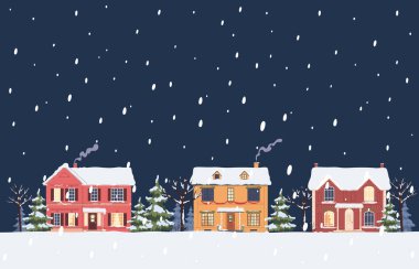 Noel tarzında evler. Kış şenlikli atmosfer, dekore edilmiş ve aydınlatılmış ev ve pencereleri.