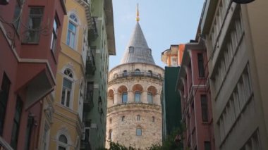 İstanbul 'un eski kenti Galata Kulesi. İstanbul 'un Beyoğlu ilçesinde ortaçağ mimarisi. Popüler turistik dönüm noktası.