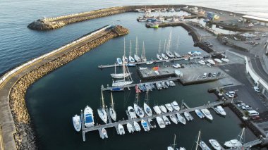 Azores Sao Miguel 'in insansız hava aracı manzarası. Yüksek kalite fotoğraf
