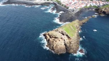 Azores Sao Miguel 'in insansız hava aracı görüntüleri. Yüksek kalite 4k görüntü