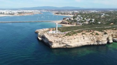 Yaz boyunca Portimao 'da İHA görüntüleri. En kaliteli 4K görüntüler Portimao 'nun gökyüzünü ele geçirdi..