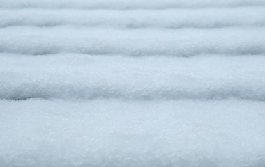 Çatı, arka plan olarak Karı kapsıyordu. Kış dokusu. Soyut arkaplan. Yakın çekim. 