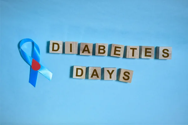 Blocos Palavras Com Palavras Dia Diabetes Fundo Azul Consciência Saúde — Fotografia de Stock