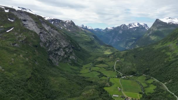 Drónlövés Egy Norvég Fjord Felett Nordfjord Antennái Kiváló Minőségű Felvételek — Stock videók