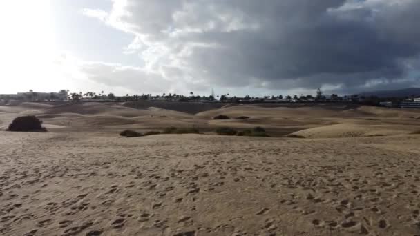Drone Captures Stunning Maspalomas Dunes Gran Canaria Soaring Intricate Patterns — Stock Video