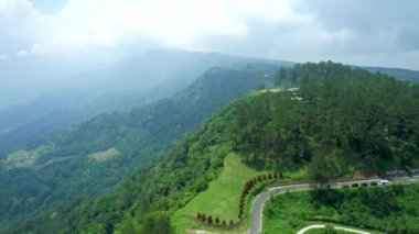 Agam Puncak Lawang Regency, Batı Sumatra 'nın doğal atmosferinin hava görüntüsü