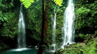 Tanah Datar Regency, Batı Sumatra 'daki Proklamator şelalesinin hava görüntüsü