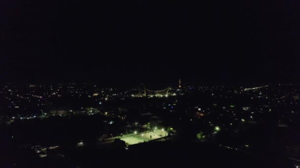 Vista Aérea Nocturna Ciudad Padang Con Magnífica Gran Mezquita Fondo — Vídeo de stock
