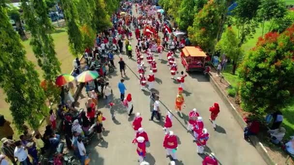 Vista Aérea Del Desfile Estudiantes Para Celebrar Día Independencia Indonesia — Vídeo de stock