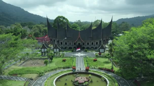Zřídit Letecký Pohled Minangkabau Muzeum Výzkumné Centrum Pro Kulturu Minang — Stock video