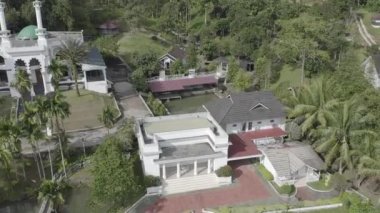 Nurzikrillah 'ın havadan görünüşü bir camidir ya da insanlar ona Minyatür Makkah der. Bu cami Batı Sumatra.d-log ham video Padang şehrinde yer almaktadır.