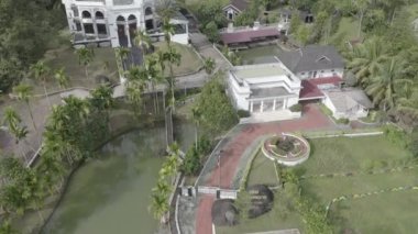 Nurzikrillah 'ın havadan görünüşü bir camidir ya da insanlar ona Minyatür Makkah der. Bu cami Batı Sumatra.d-log ham video Padang şehrinde yer almaktadır.