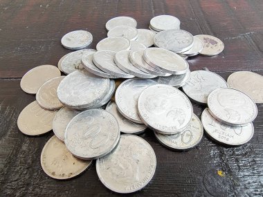 Endonezya parası, madeni para ve kağıt