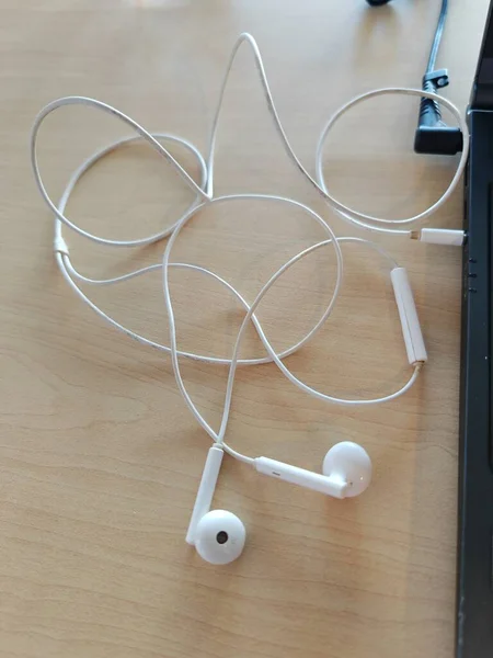 White Headset Plugged Laptop — Stock Photo, Image