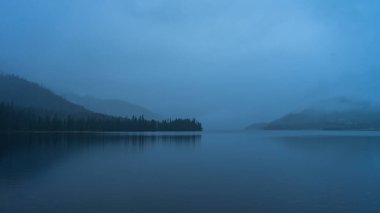 Norveç 'te yağmurlu ve sisli bir gün