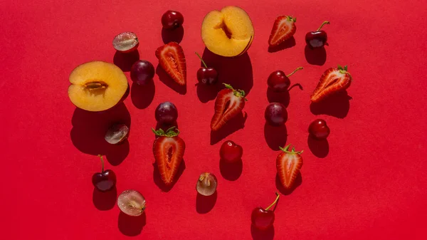 Monochromatic Minimalist Red Vegetable Fruit Still Life Suitable Vegans — Stock Photo, Image