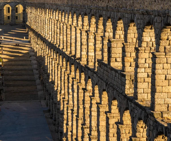 Una Prospettiva Con Punto Fuga Degli Archi Dell Acquedotto Segovia — Foto Stock