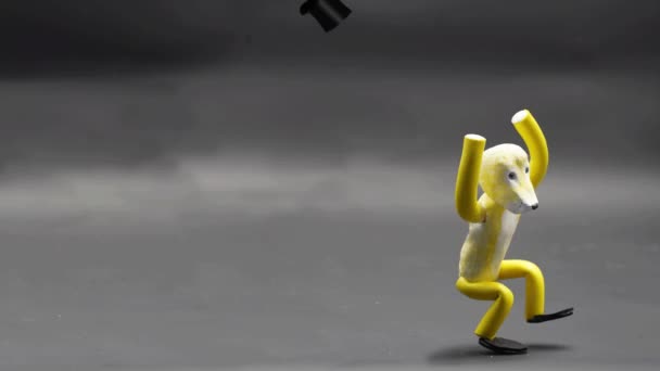 Handgefertigte Figur Mit Knetmasse Die Stop Motion Springt Und Die — Stockvideo