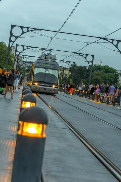 Frontvisning Porto Metro Sirkulerer Sporene – stockfoto