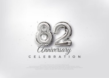 Gümüş balon numarası. 82. yıl dönümü kutlama geçmişi olan birinci sınıf vektör. Poster, bayrak ve kutlama tebrikleri için en iyi vektör.