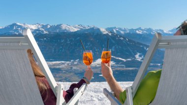 Dağlarda güneşli güzel bir gün