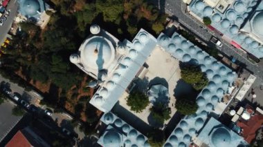 Sokollu Mehmet Paşa Kompleksi, İstanbul 'un Kadrga kentindeki Şehit Mehmet Paşa Tepesi' nde yer alan Mimar Sinan 'ın bir eseri..