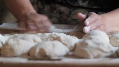 Fırında fırın yapmak.